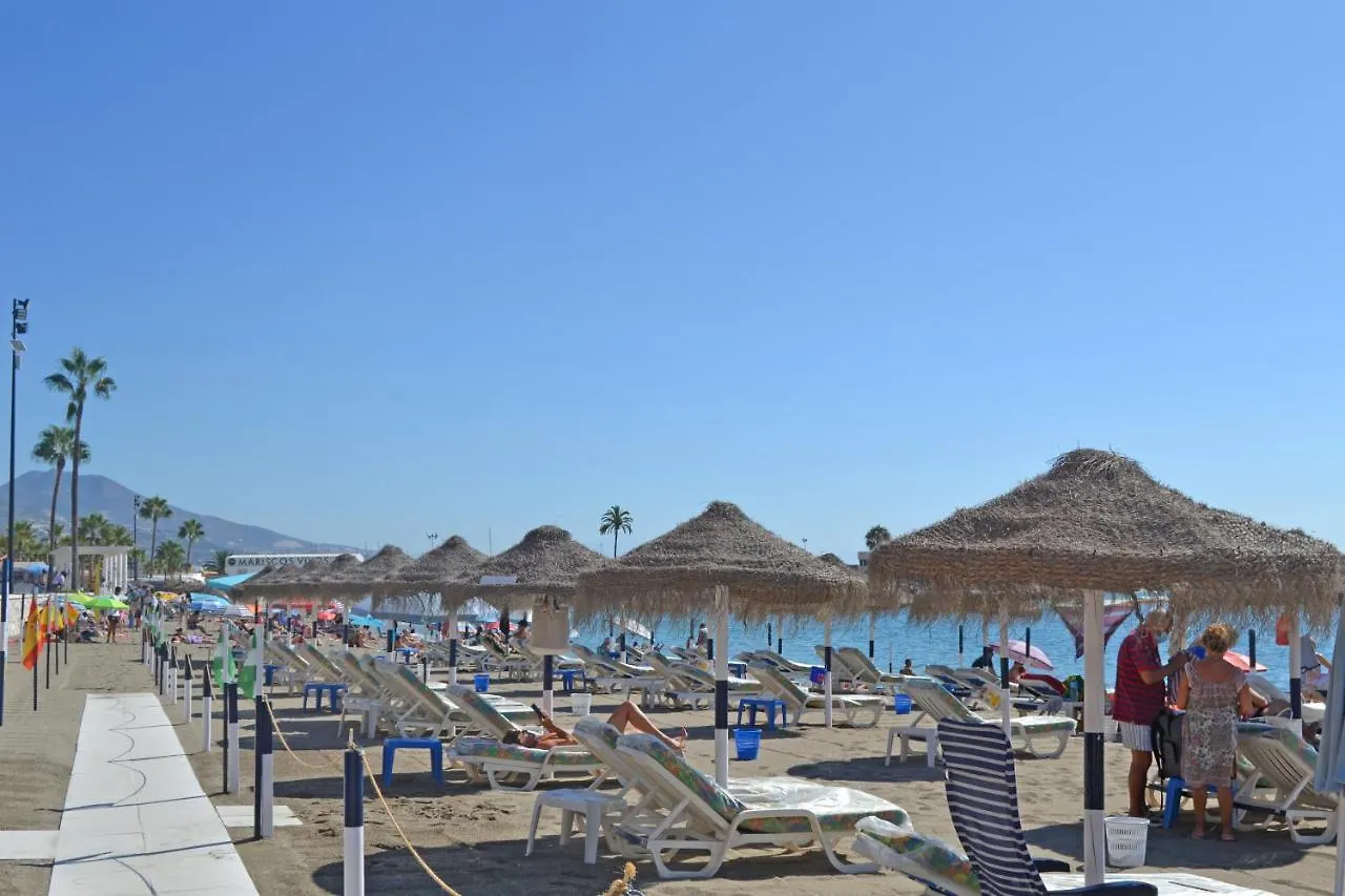 Seaside Haven: Central Fuengirola Apartment with Terrace 0*,