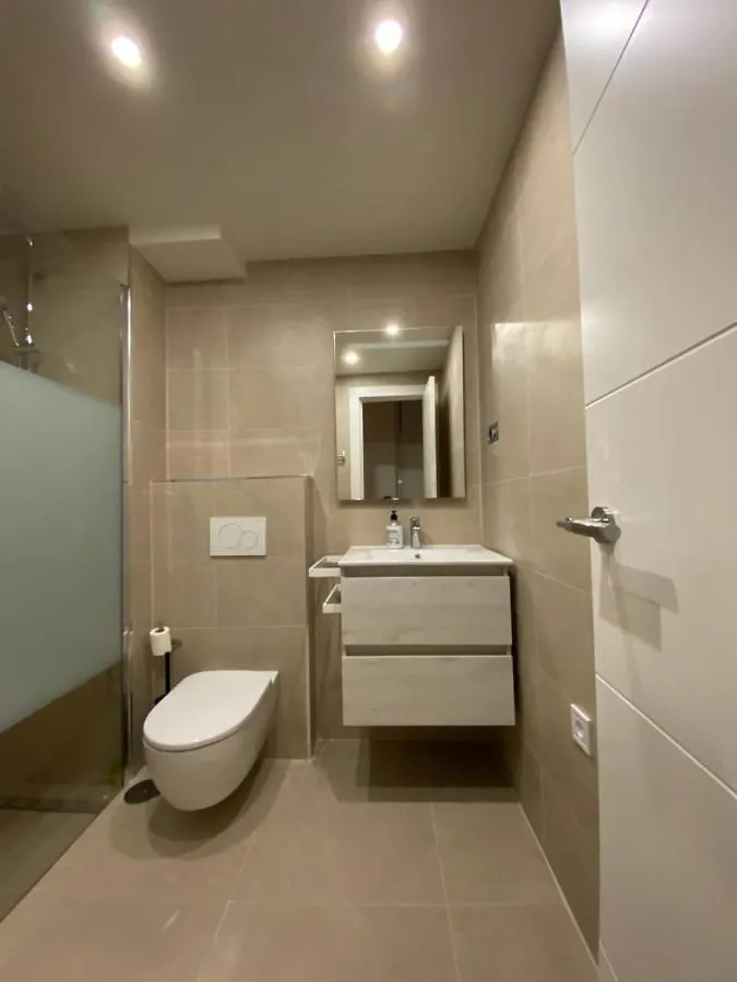 Seaside Haven: Central Fuengirola Apartment with Terrace