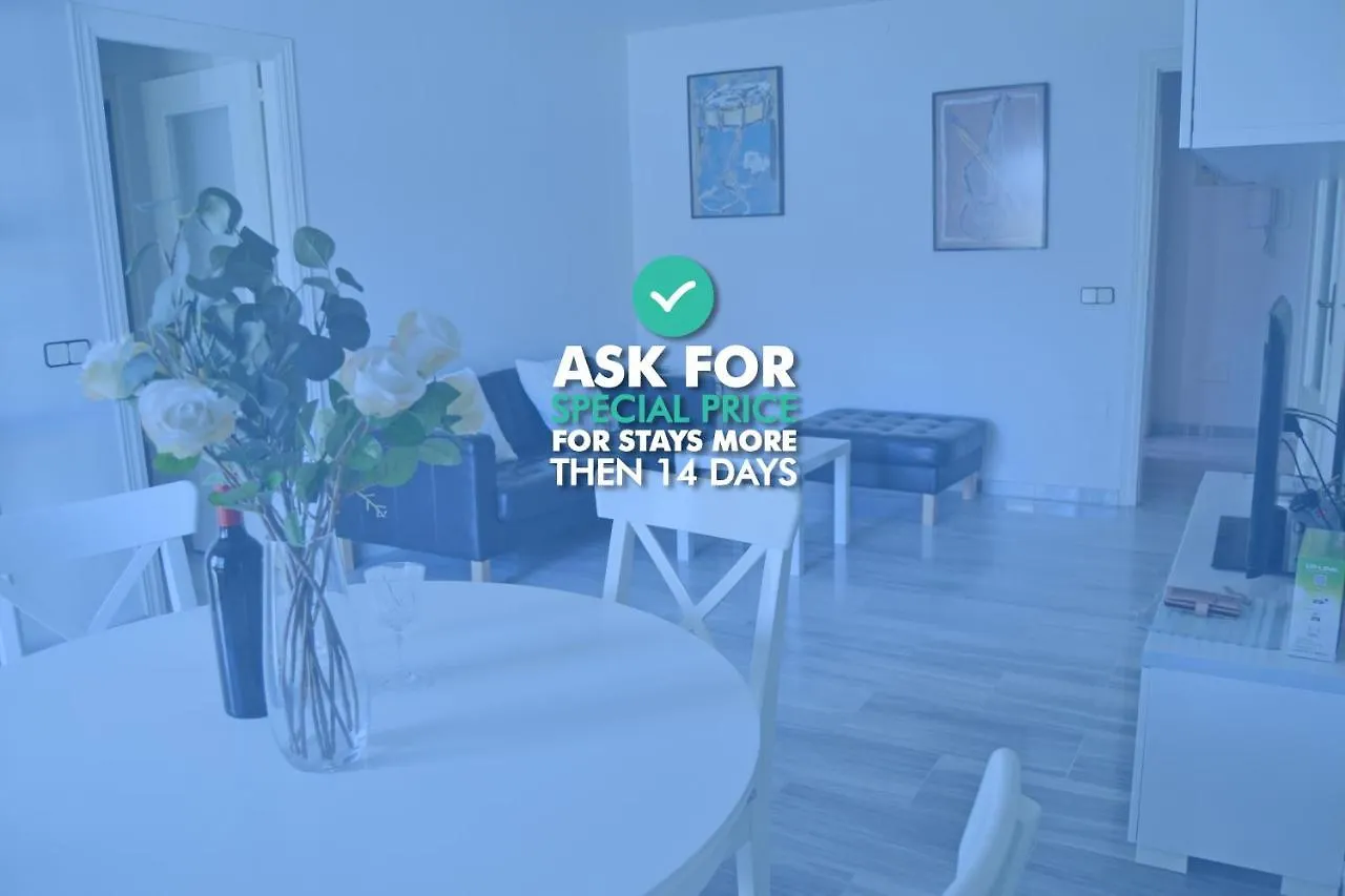 Seaside Haven: Central Fuengirola Apartment with Terrace