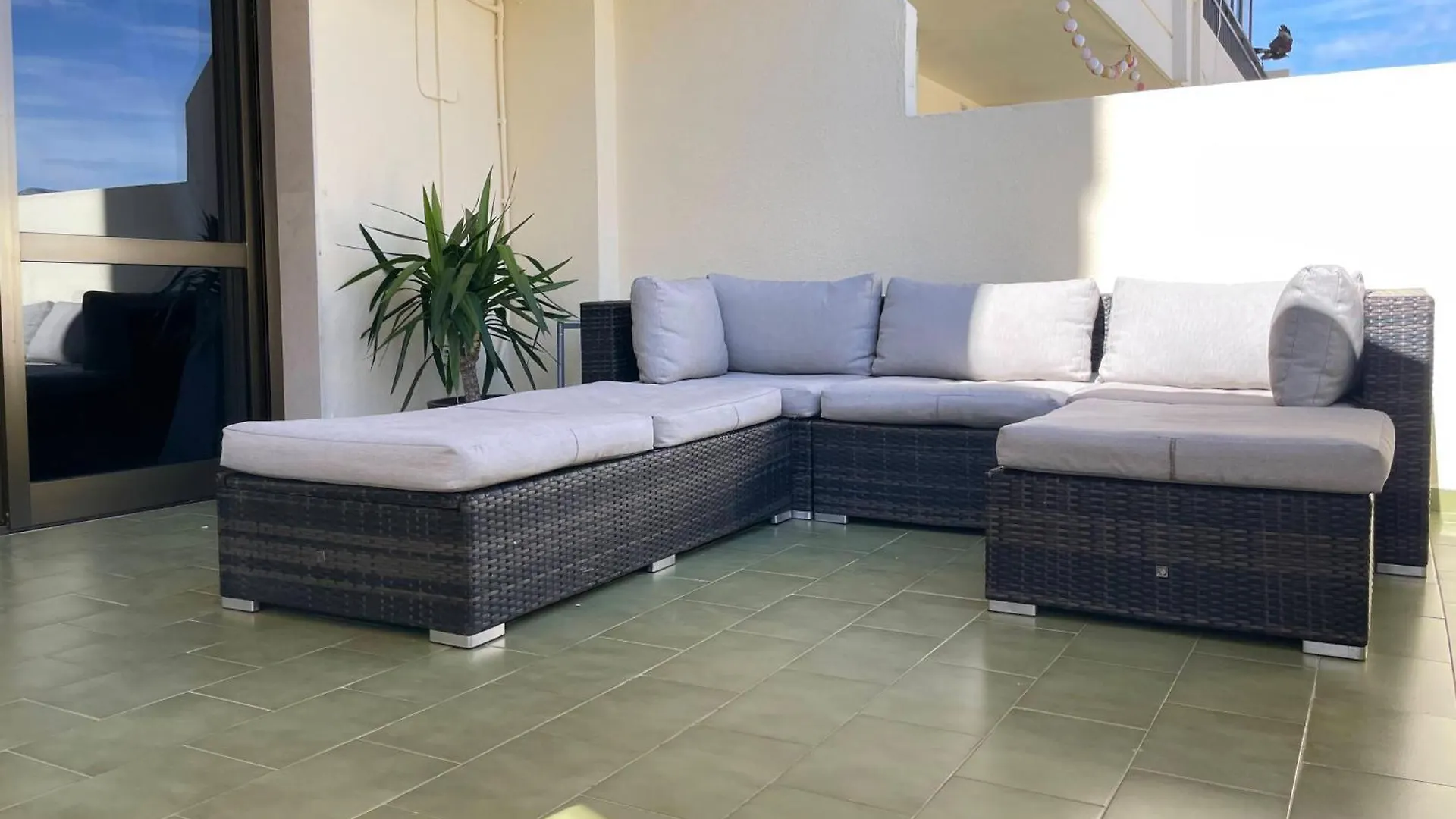 Seaside Haven: Central Fuengirola Apartment with Terrace Spain