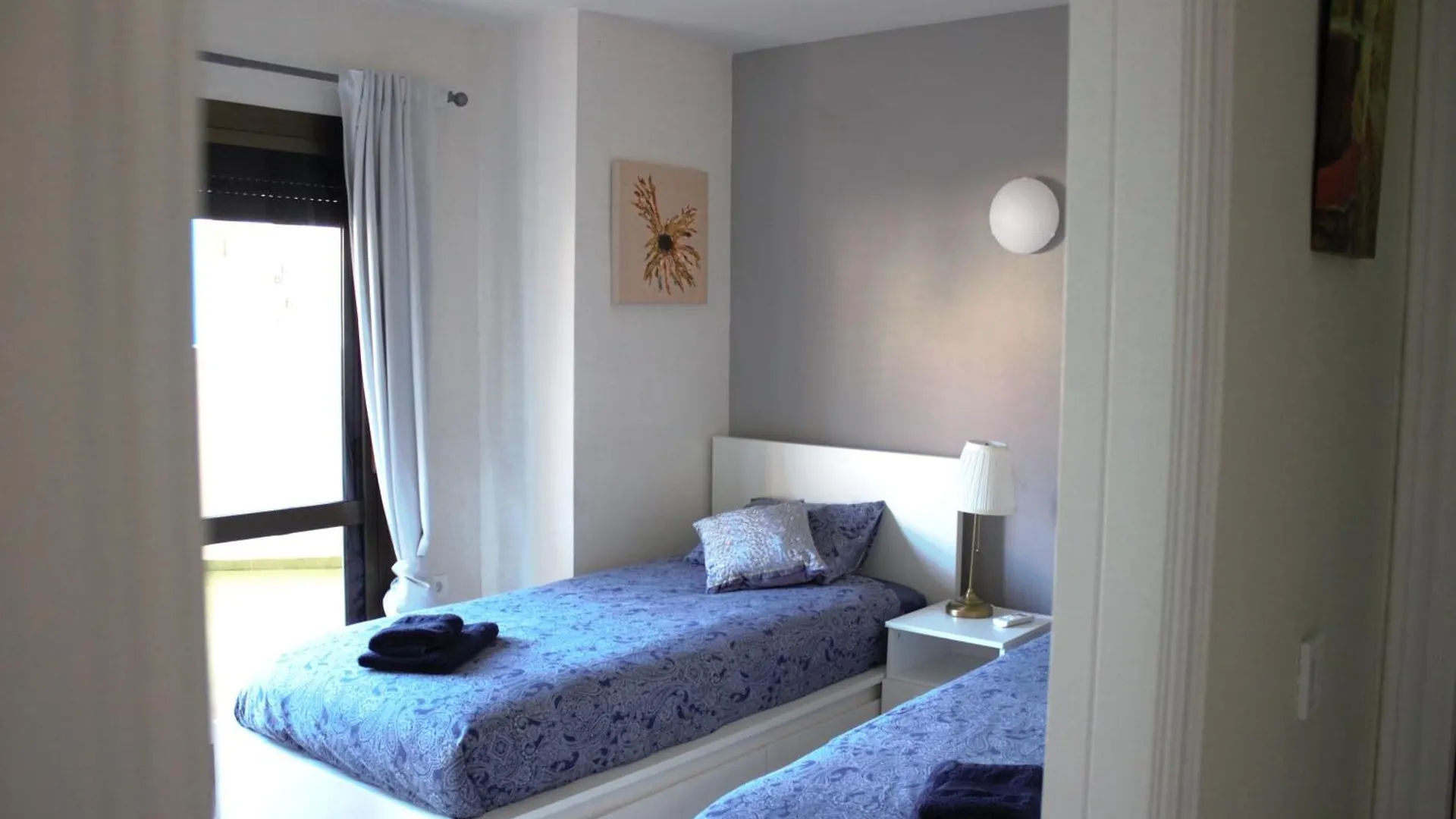 Seaside Haven: Central Fuengirola Apartment with Terrace