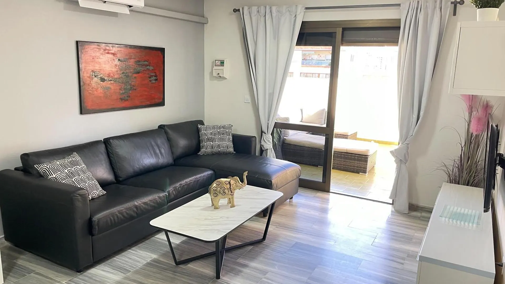 Seaside Haven: Central Fuengirola Apartment with Terrace Spain